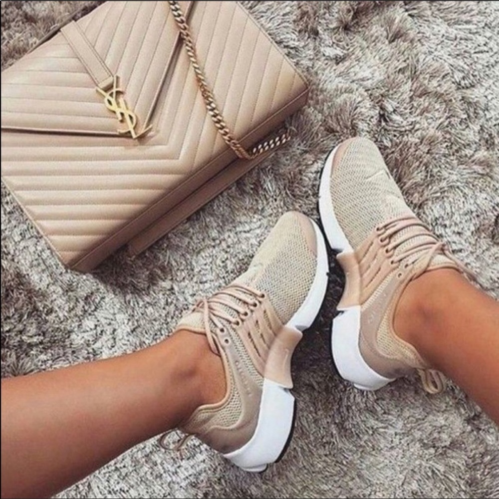 gold nike roshes